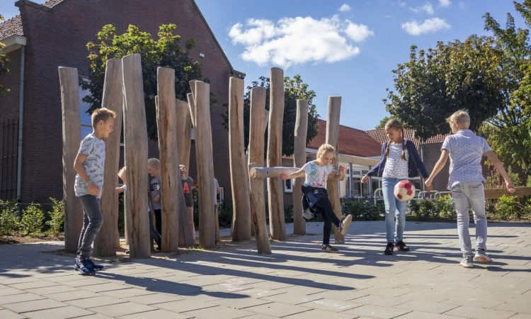 Schoolplein Esmoreit 8