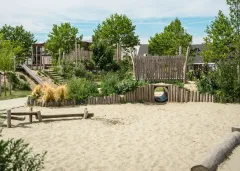 Schoolplein Brede School Tholen 1