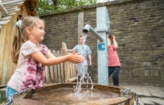 RS5009 waterpomp robuust met verhoogde voet 1