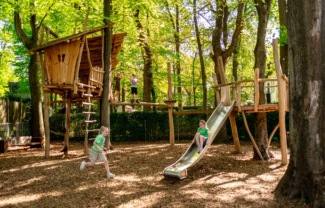 RS2098 Boomhut met klimstructuur 1